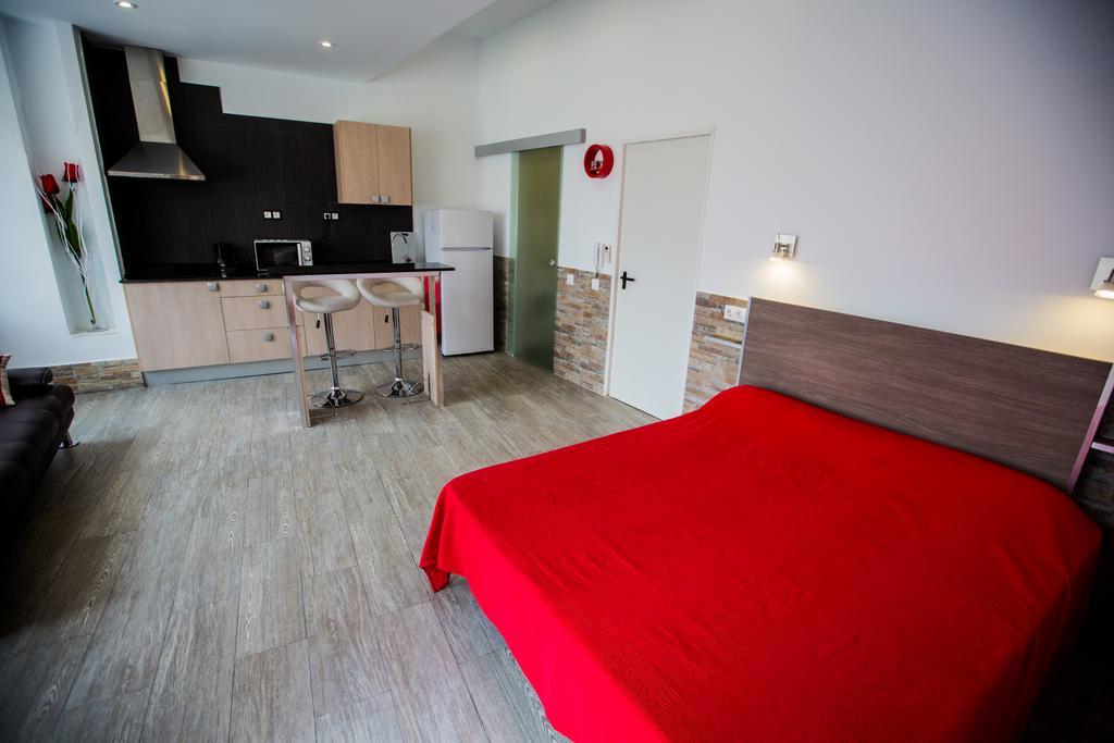 Apartamentos Bcntourism 피네다데마르 외부 사진